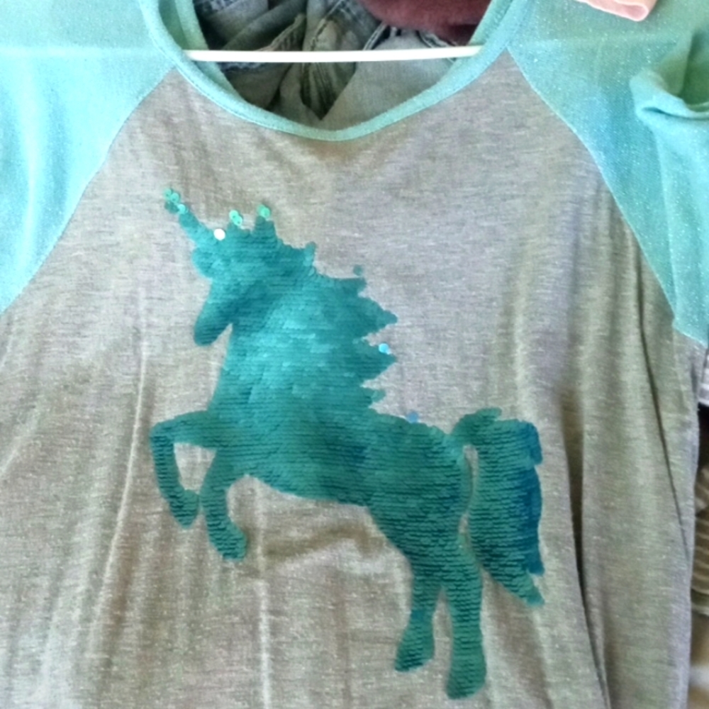 Unicorn graphic t-shirt